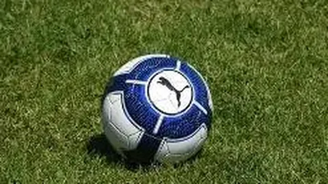 赵薇以双马尾造型亮相，素颜自拍展现好心情，债务风波未影响其心态